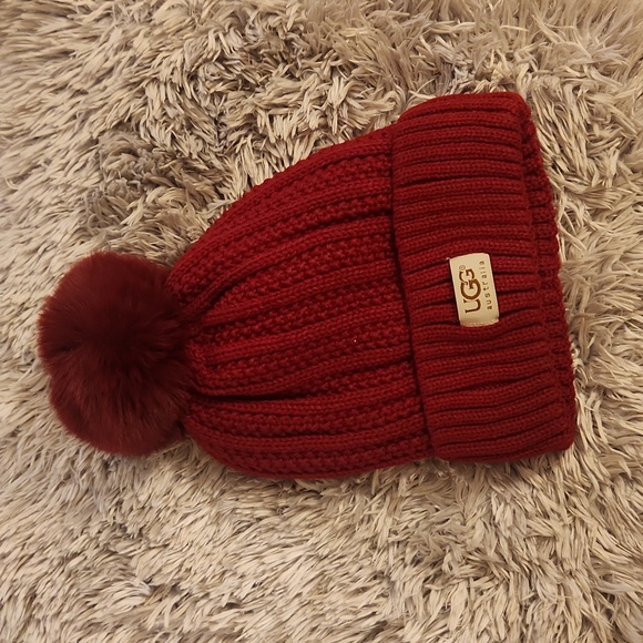 NEW UGG INFINITY SCARF AND HAT SET - Picture 3 of 4